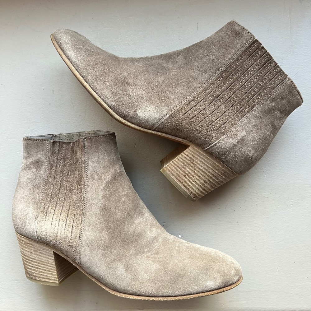 Vince Haider Women 9M EU 39 Taupe Suede Ankle Bootie Block Heel Western Casual